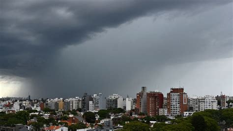“Mañana será un día bravo”: Ramis advirtió por tormentas y .